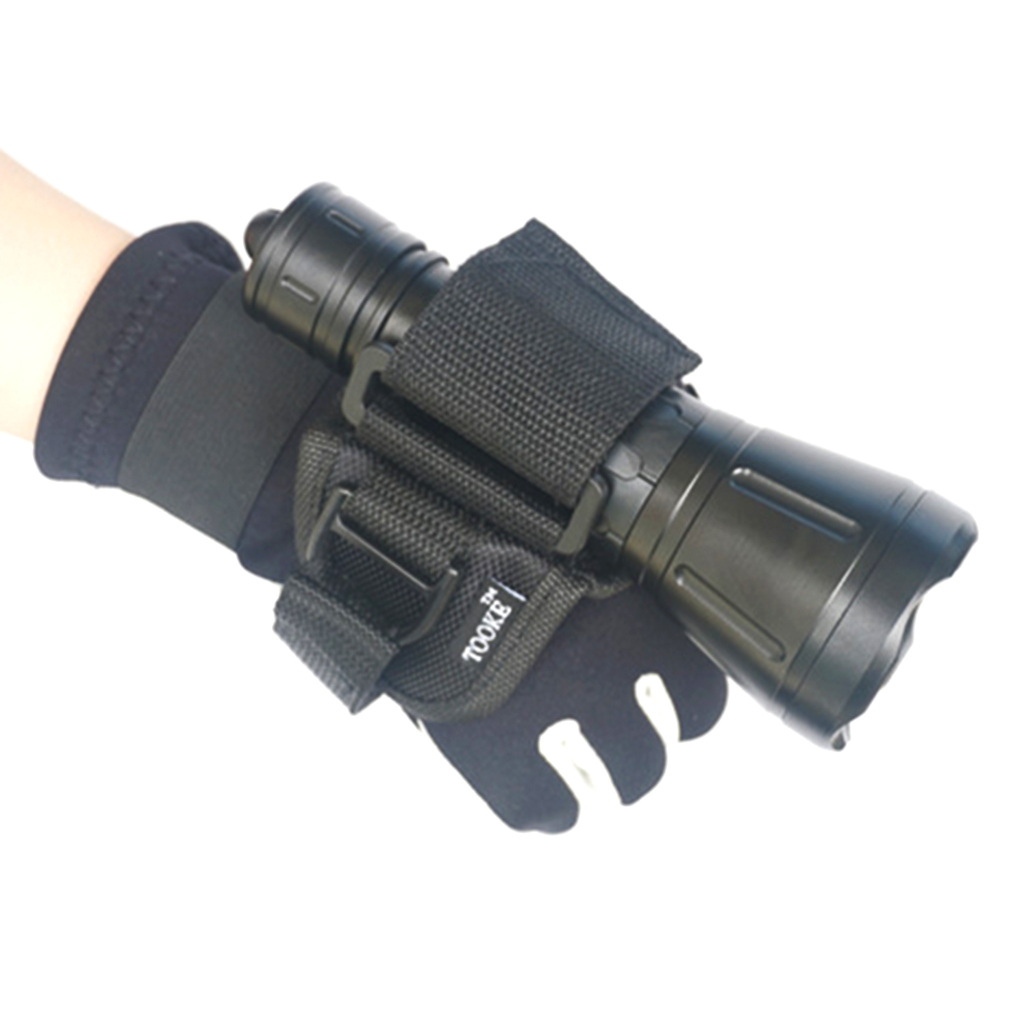 قفاز يدوي للحمل تحت الماء ، مص - مراجعة Underwater Flashlight وسعره
